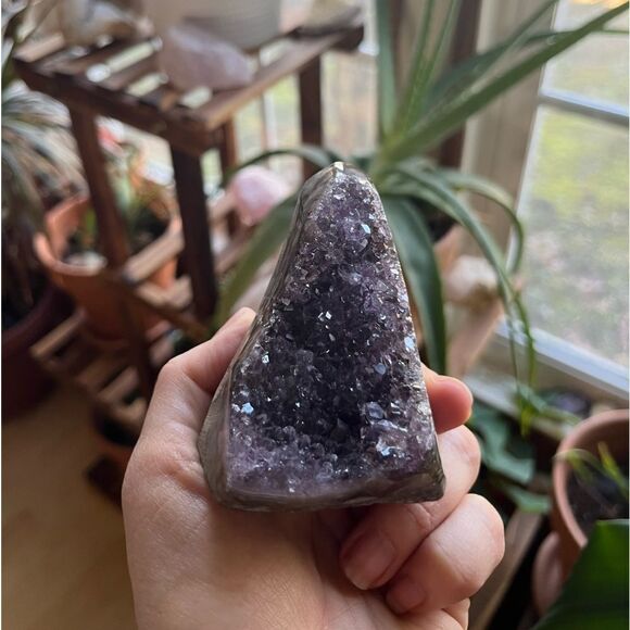 Natural, amethyst, standing cluster 254 g, 1270 ctw, 2.775”x2.50 - Picture 1 of 10
